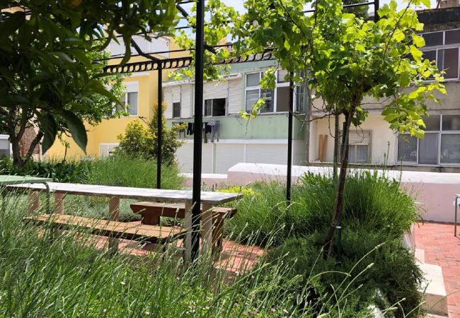 Studio à Lisbonne - Beautiful Garden Terrace Studio Apartment 29 by Lisbonne Collection